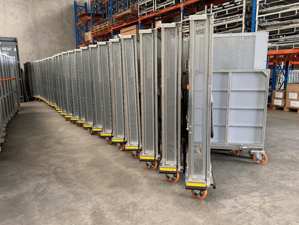Parcel cages with L-frame for the postal industry